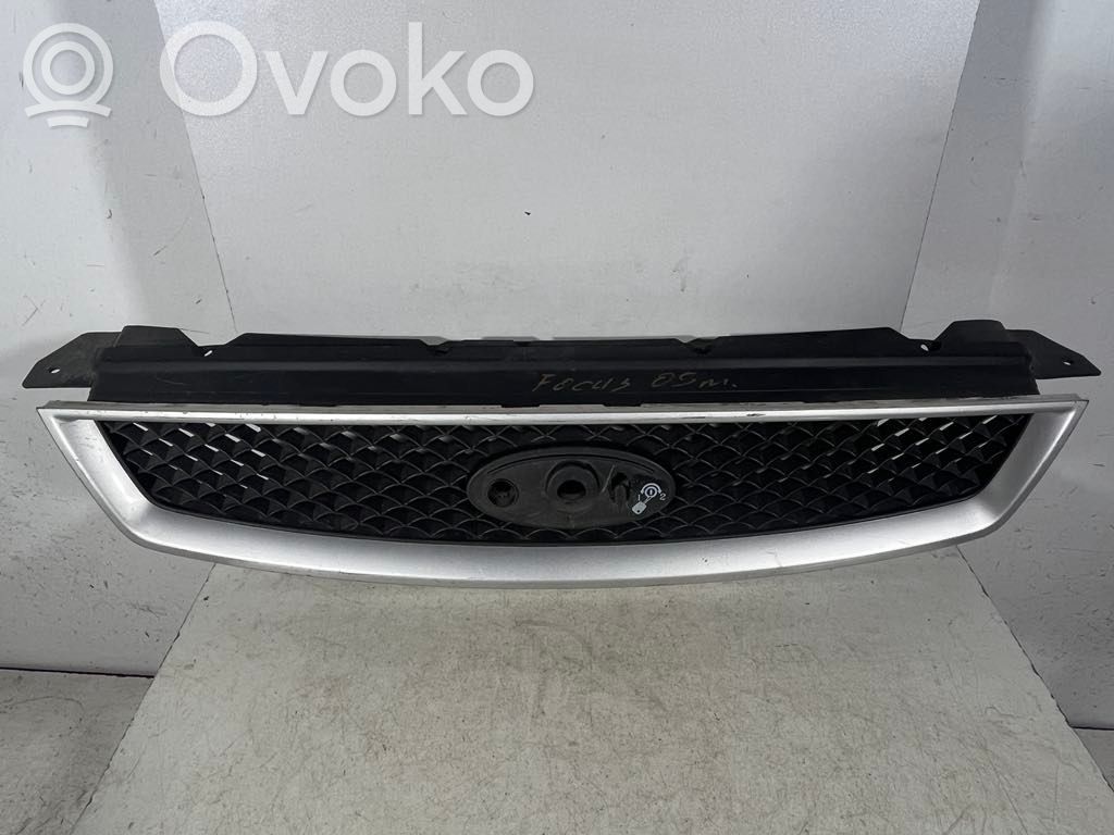 Ford Focus Front bumper upper radiator grill 