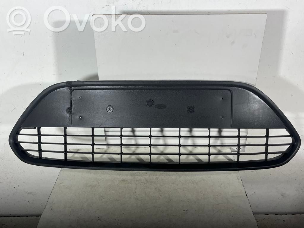 Ford Focus Front bumper lower grill 
