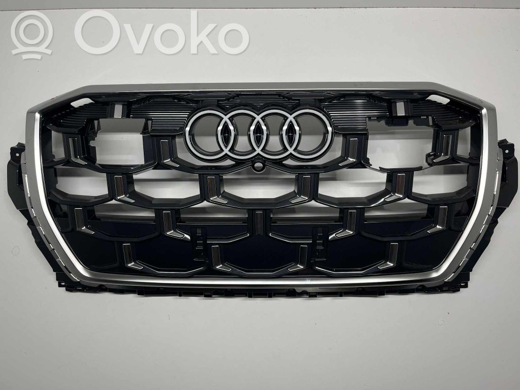 Audi Q7 4M Maskownica / Grill / Atrapa górna chłodnicy 