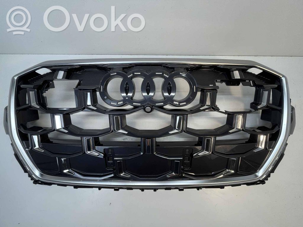 Audi Q7 4M Etupuskurin ylempi jäähdytinsäleikkö 