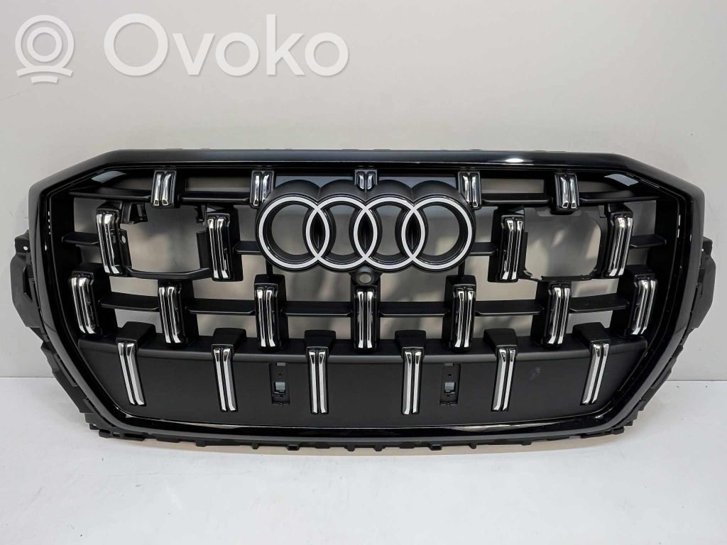 Audi Q7 4M Etupuskurin ylempi jäähdytinsäleikkö 