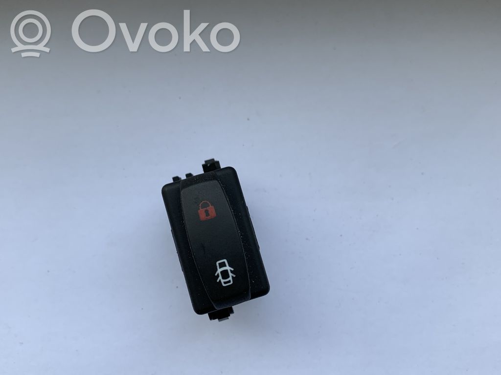 Opel Vivaro Central locking switch button 