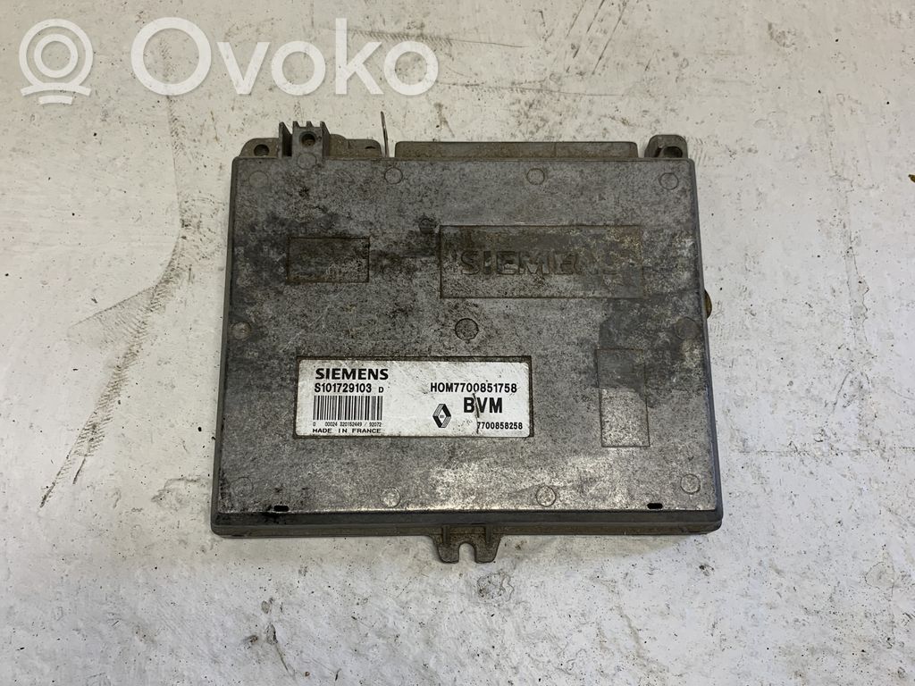 Renault Clio III Engine control unit/module 