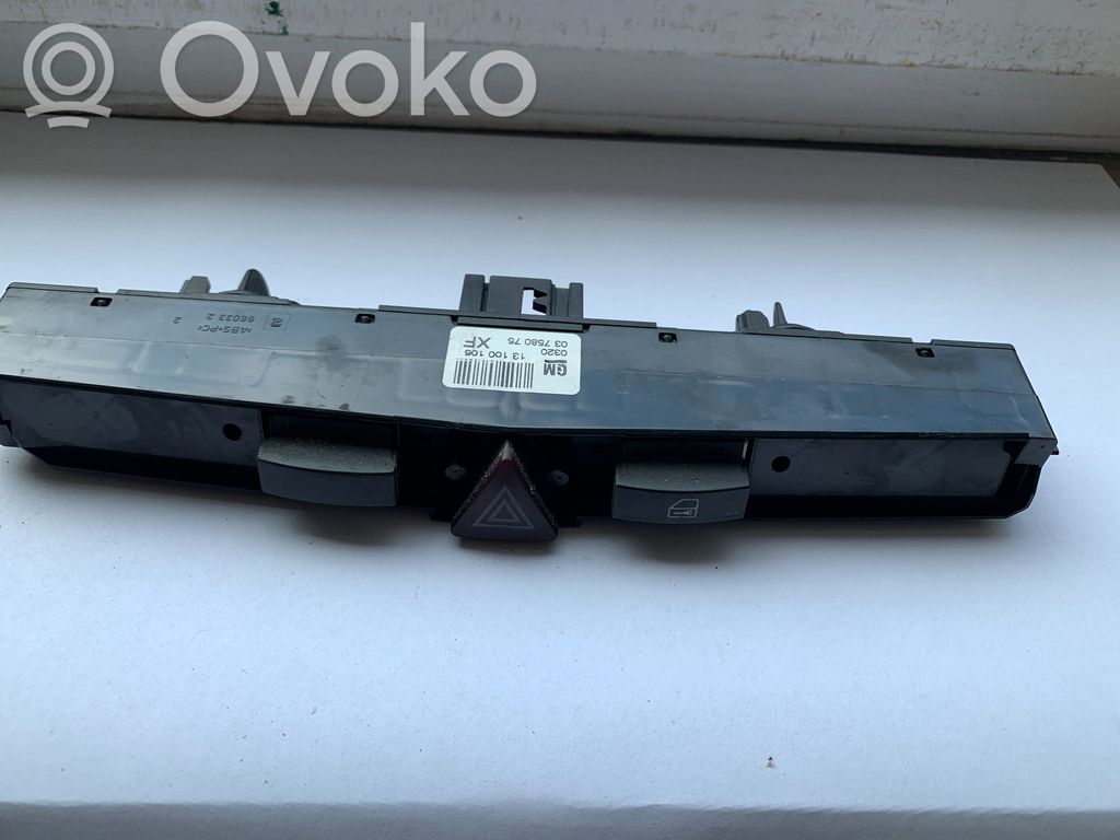 Opel Astra H Hazard light switch 