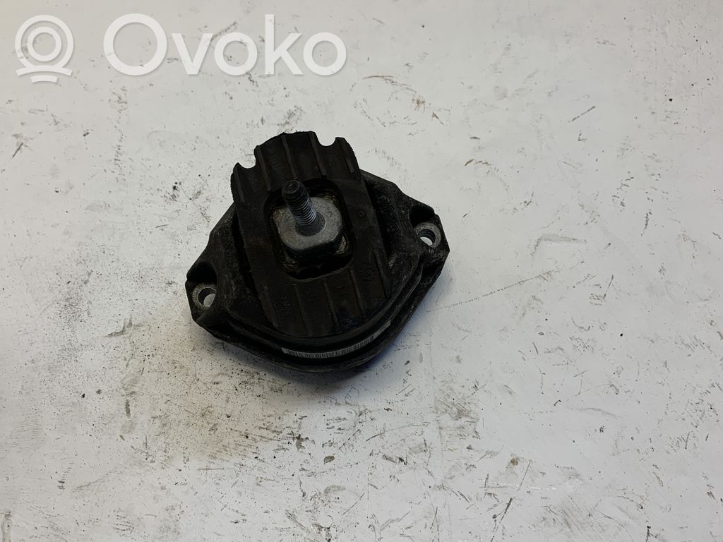 BMW 5 E60 E61 Variklio pagalvė 