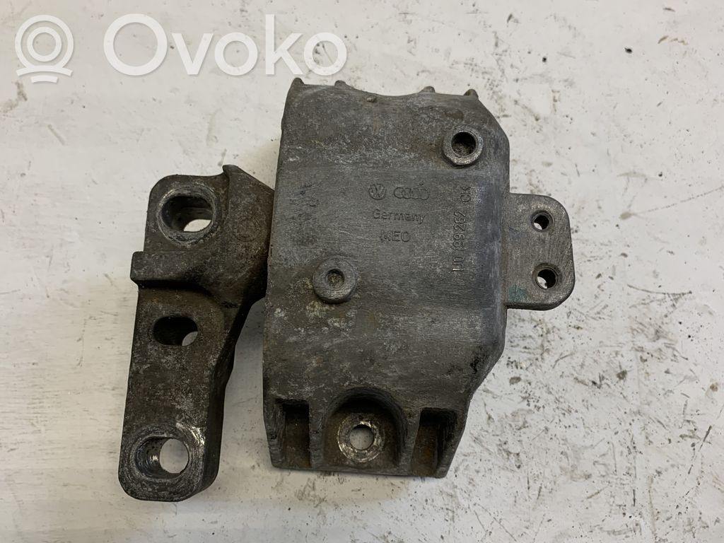 Skoda Octavia Mk1 (1U) Engine mount bracket 