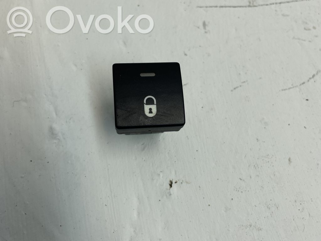 Citroen Berlingo Central locking switch button 