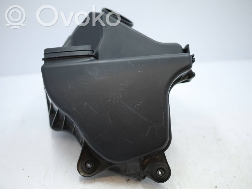 BMW 1 E81 E87 Air filter box 