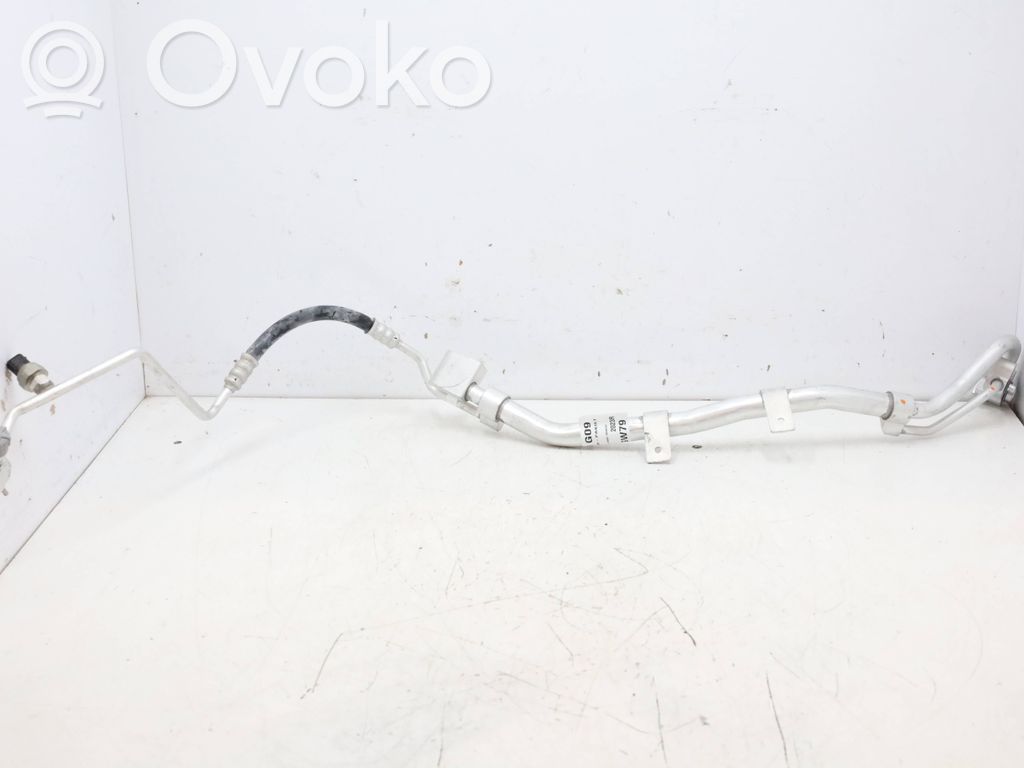 BMW XM Ilmastointilaitteen putki (A/C) 