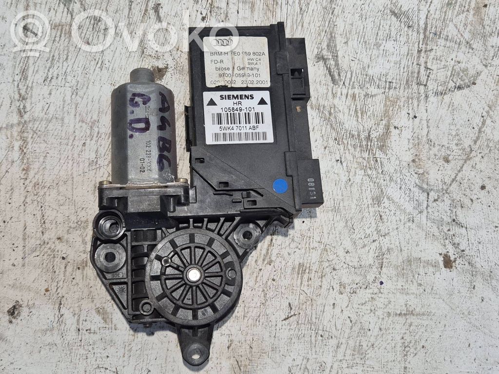 Audi A4 S4 B6 8E 8H Silniczek podnoszenia szyby drzwi tylnych 