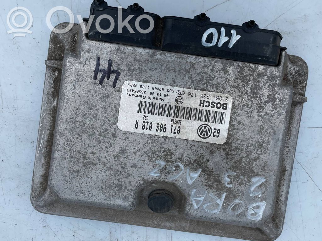 Volkswagen Golf IV Engine control unit/module 