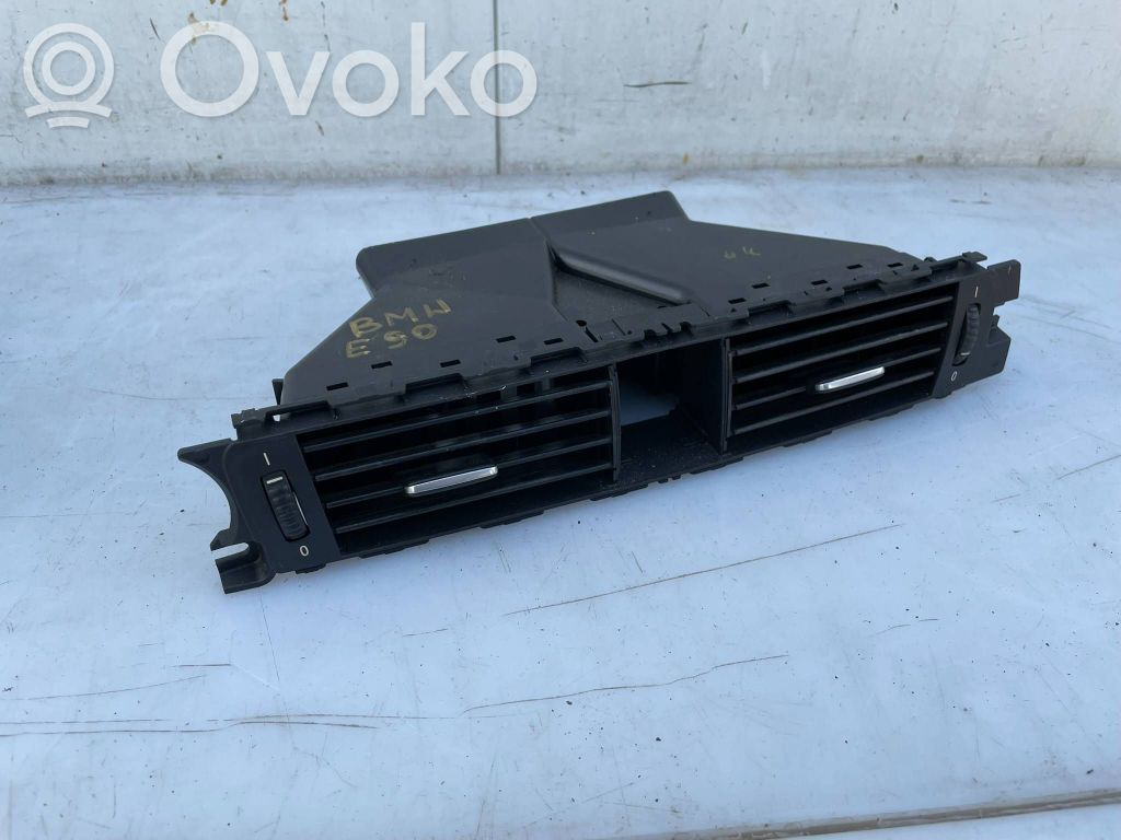 BMW 3 E90 E91 Centrinės oro grotelės 
