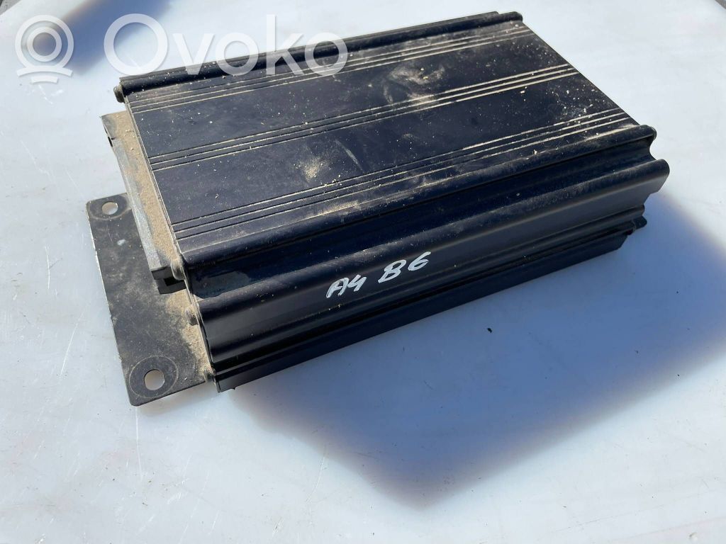 Audi A4 S4 B6 8E 8H Wzmacniacz audio 