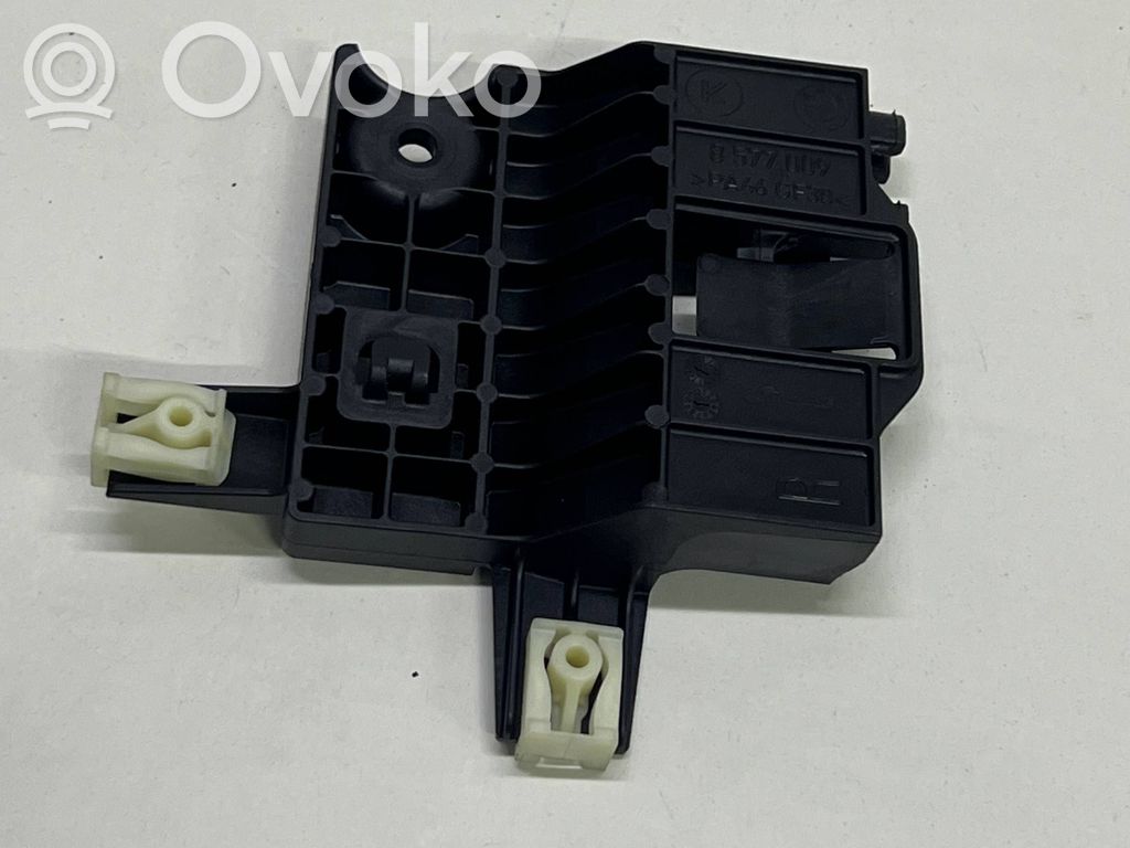 Radiator mount bracket   8577009