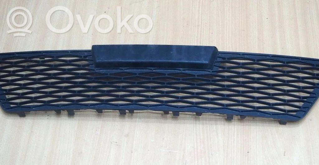 Seat Leon (1P) Etupuskurin ylempi jäähdytinsäleikkö 