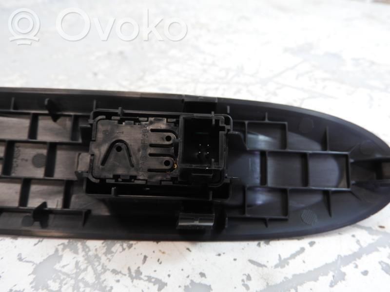 DS Automobiles 4 Electric window control switch 