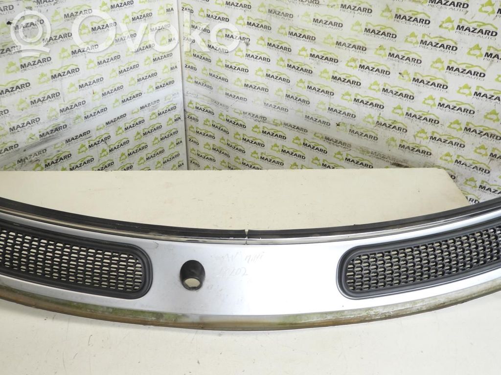 Mini One - Cooper R50 - 53 Wiper trim 