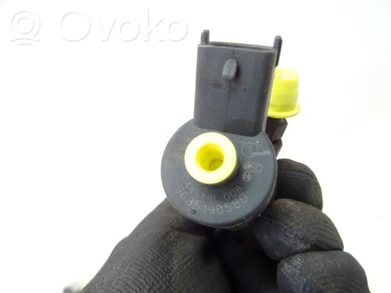 Peugeot 206 Fuel injector 