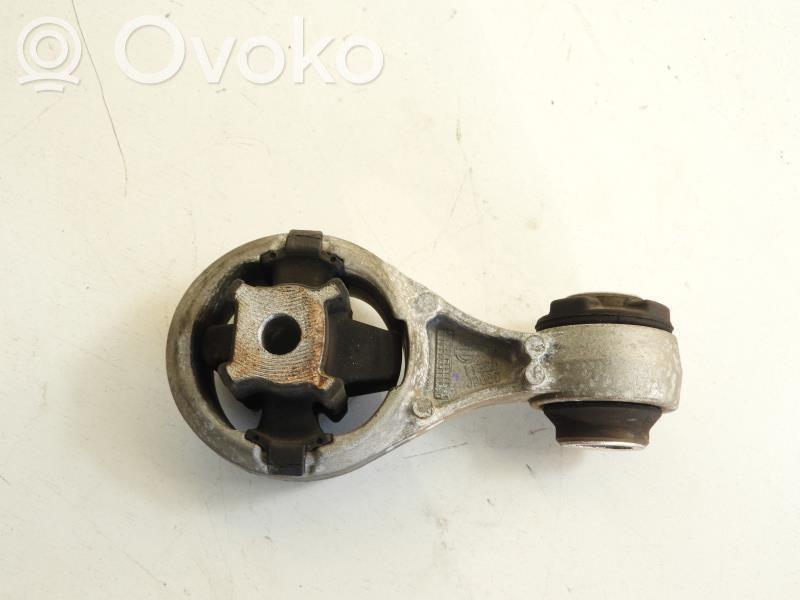 Nissan Qashqai Engine mount bracket 