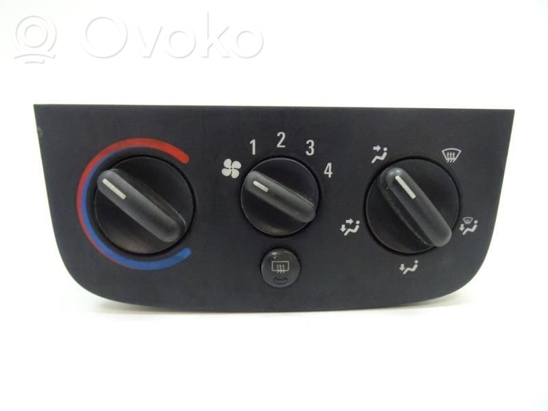 Opel Corsa C Climate control unit 