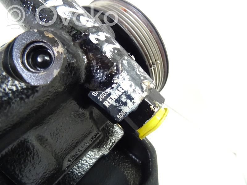Renault Trafic I Power steering pump 