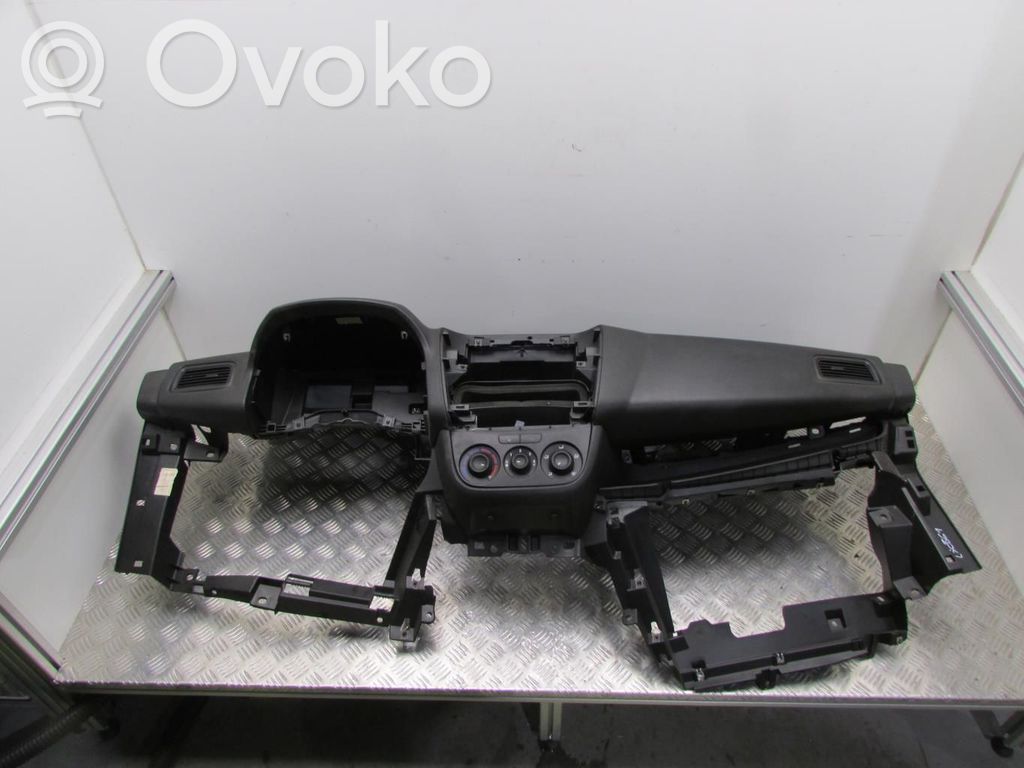 Opel Combo D Kojelauta 