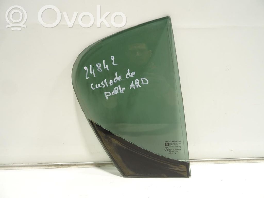 Opel Corsa E Ventanilla de ventilación de la puerta trasera 