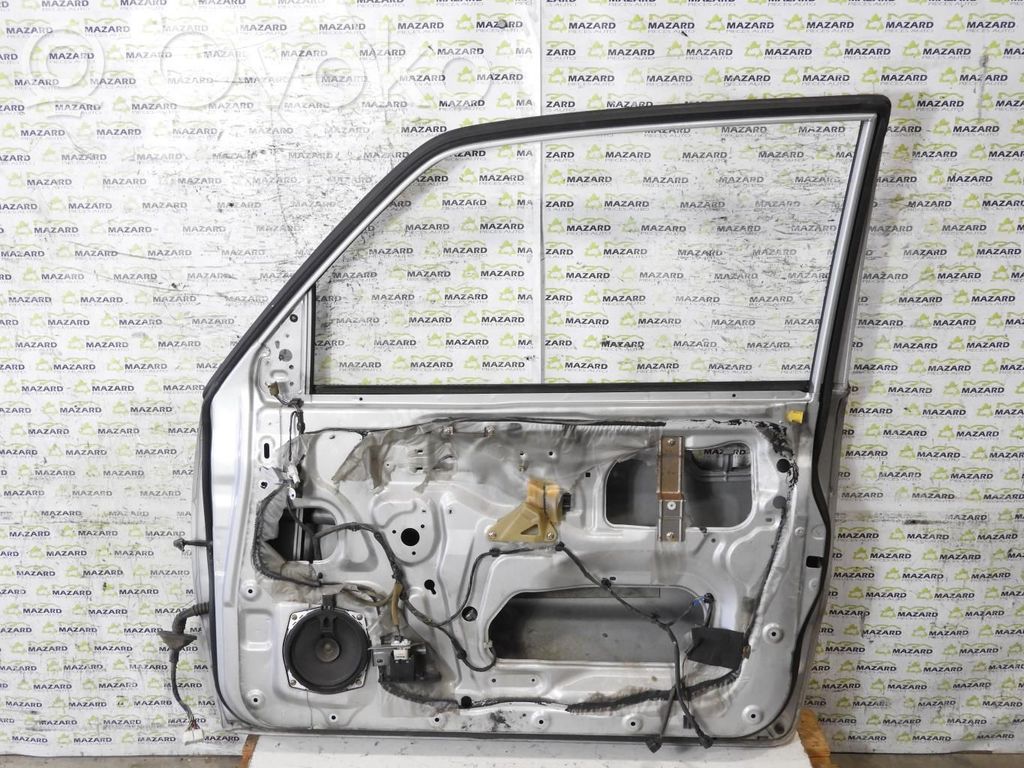 Mitsubishi Pajero Puerta delantera 