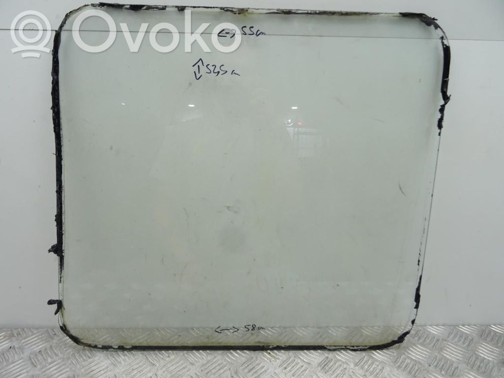 Takaoven ikkunalasi