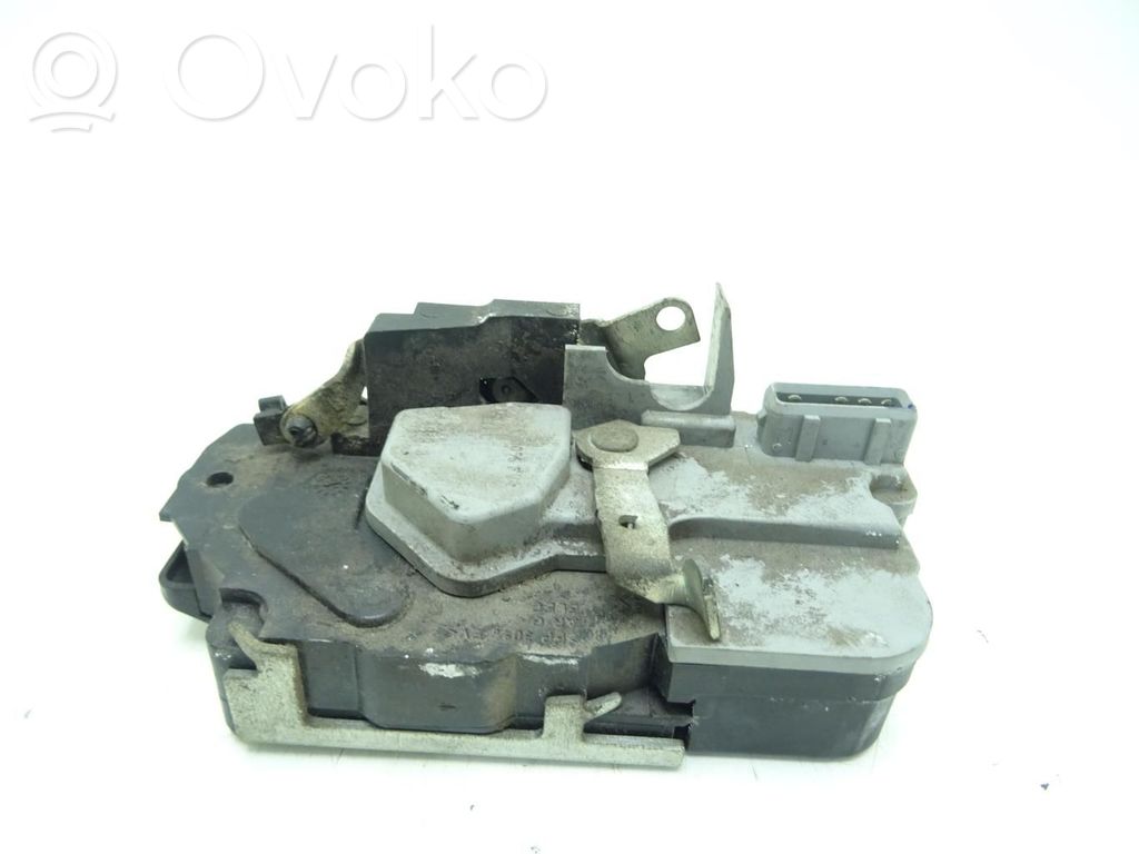 Peugeot 206 Zamek drzwi tylnych 