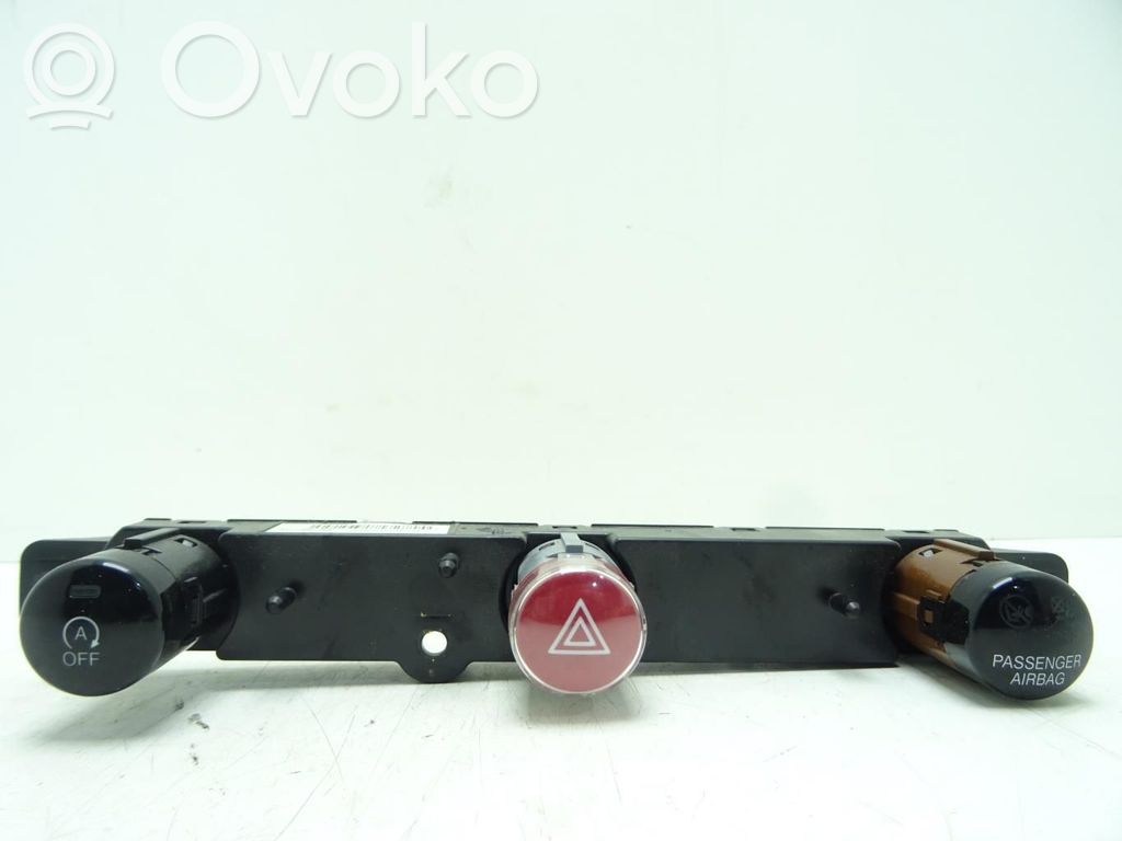 Fiat 500X Hazard light switch 