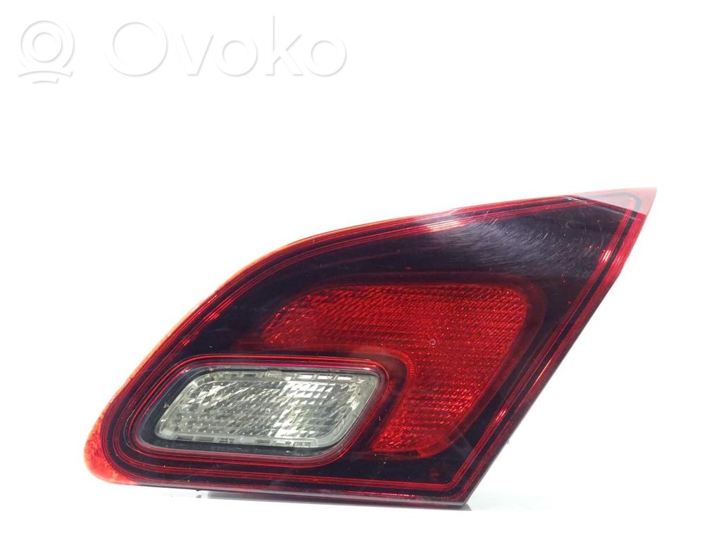 Opel Astra J Galinis žibintas dangtyje 