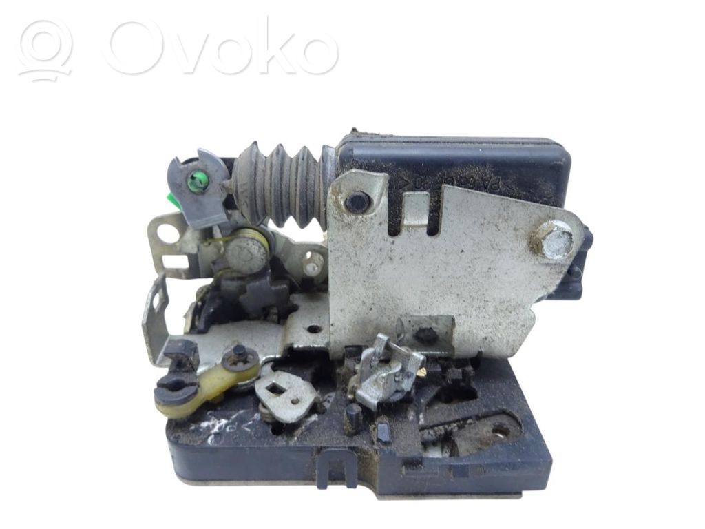 Iveco Daily 4th gen Etuoven lukko 
