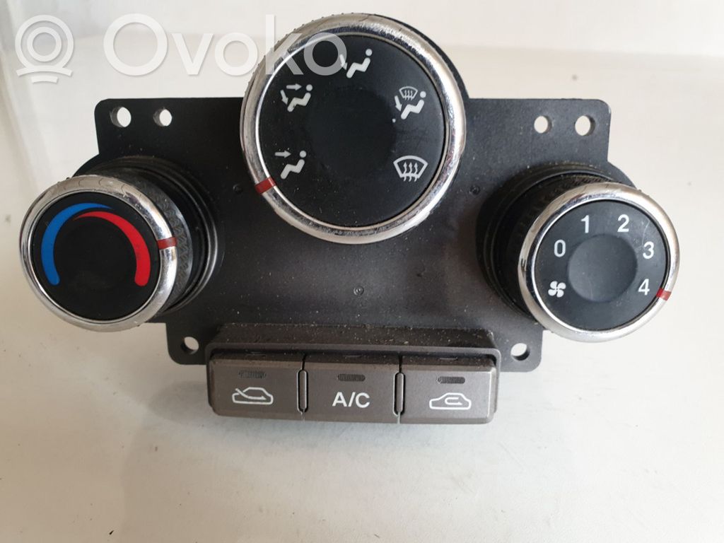 KIA Carens I Climate control unit 
