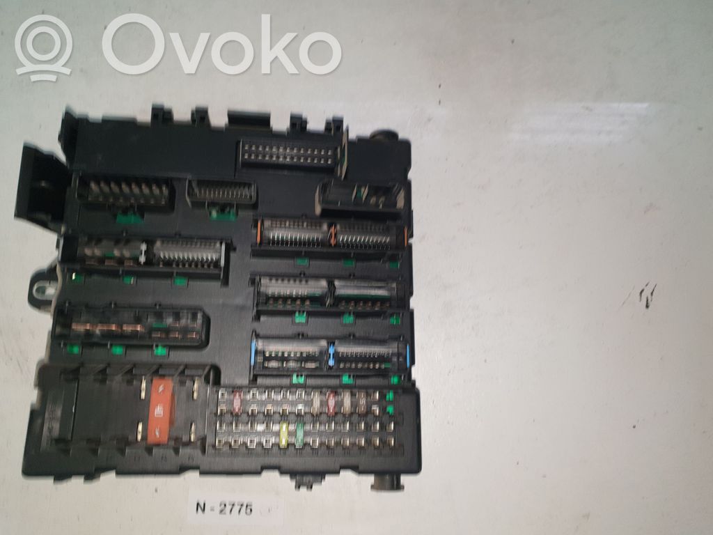 Opel Vectra C Saugiklių blokas 