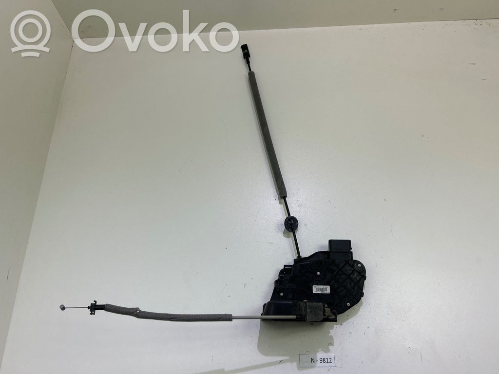 Volvo XC60 Priekšpusē slēdzene 