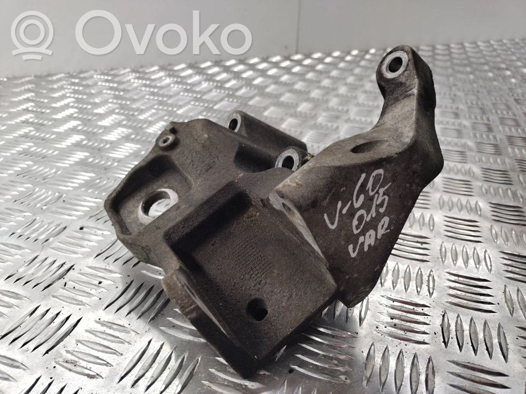 Volvo V60 Engine mounting bracket 