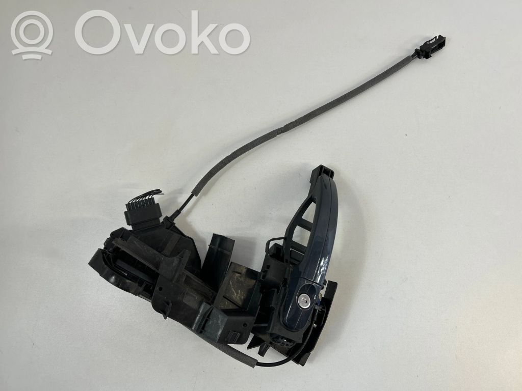 Ford Focus Priekšpusē slēdzene 