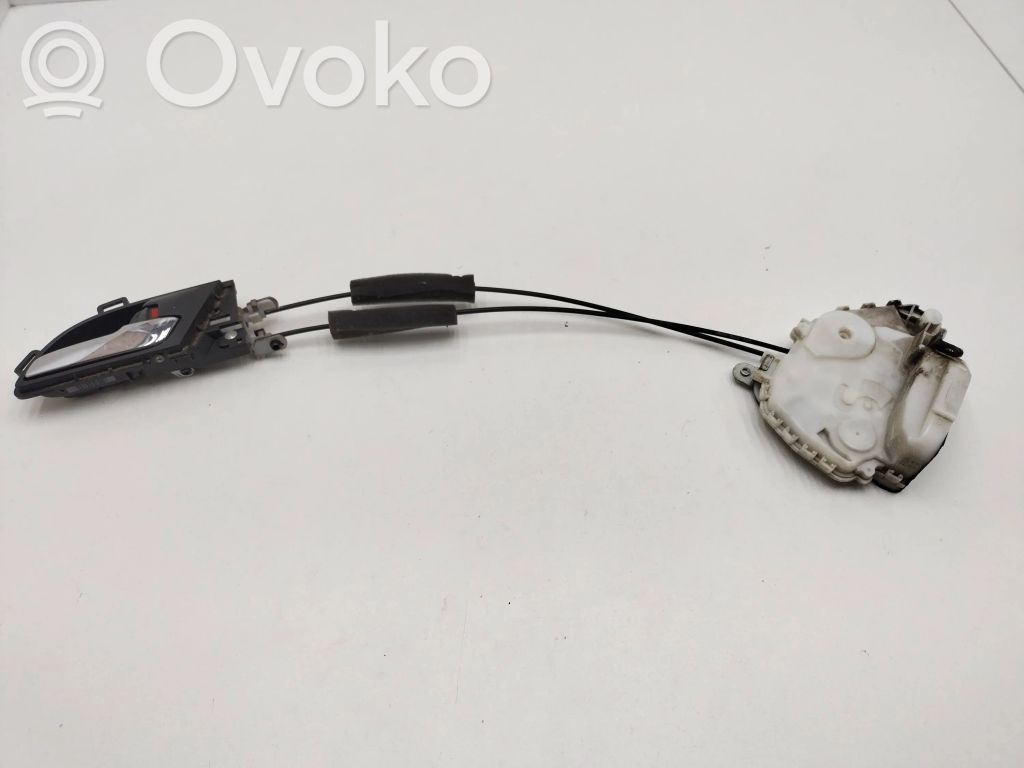 Honda CR-V Priekšpusē slēdzene 