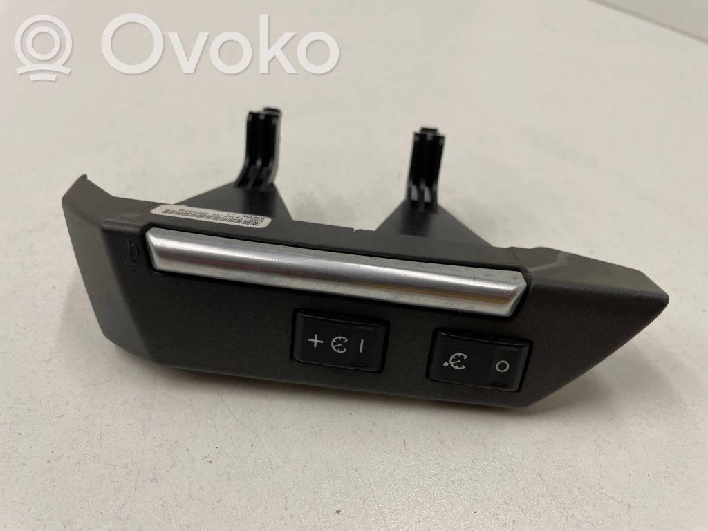 Land Rover Freelander 2 - LR2 Steering wheel buttons/switches 