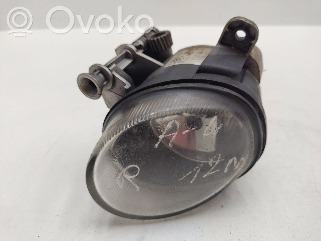 Audi A4 S4 B8 8K Światło przeciwmgłowe przednie 