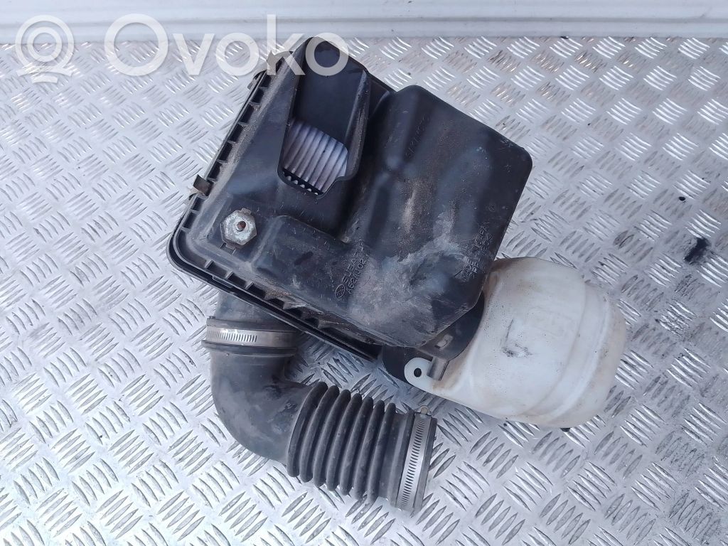 Subaru Outback Air filter box 