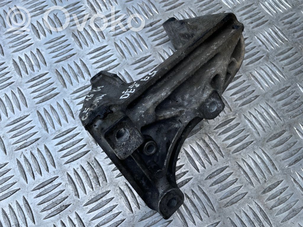 Citroen C5 Engine mounting bracket 