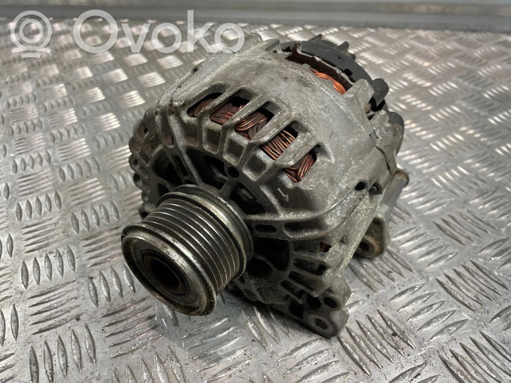 Volkswagen PASSAT B7 Ģenerators 