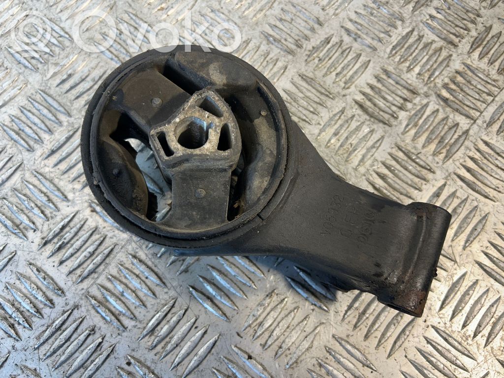 Opel Insignia A Engine mount bracket 