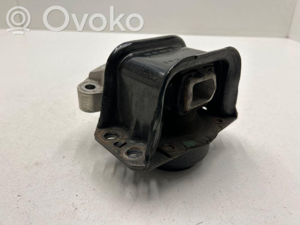 Peugeot 5008 Engine mount bracket 
