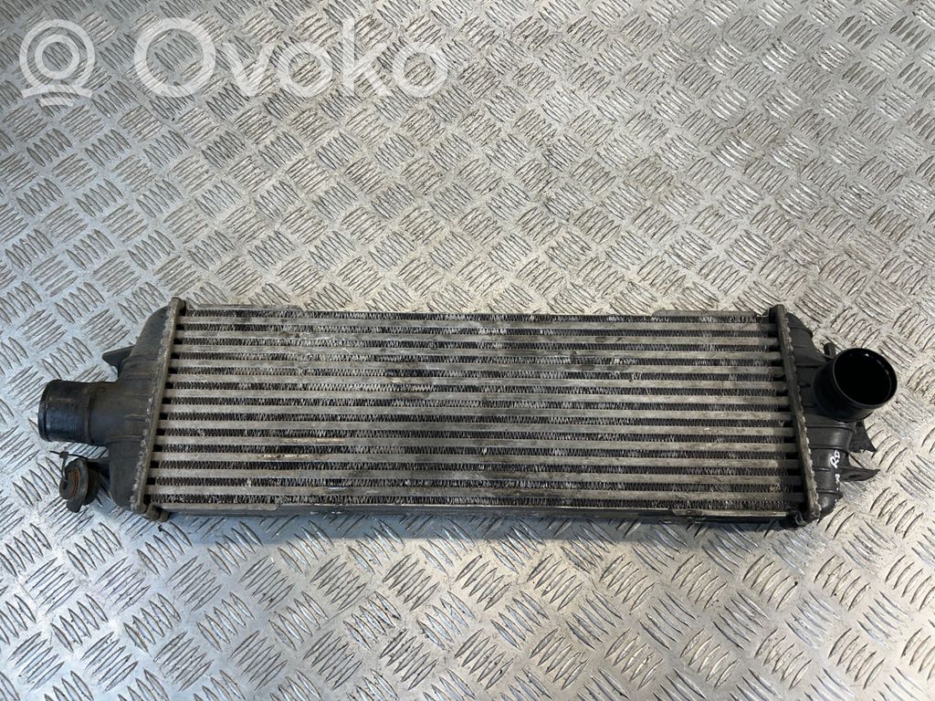 Opel Vivaro Interkūlerio radiatorius 