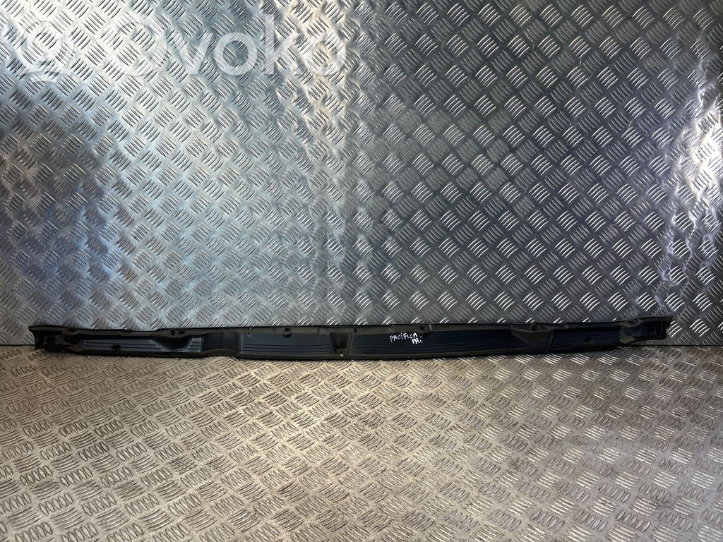 Chrysler Pacifica Wiper trim 