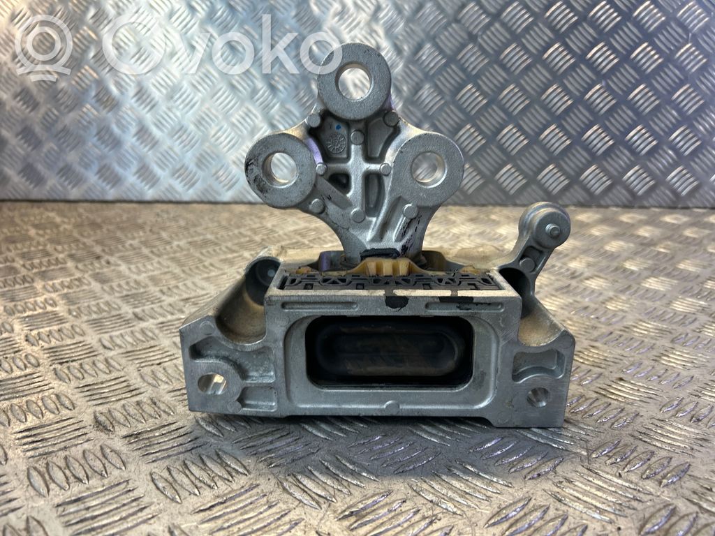 Gearbox mount   P68224742AD,D056710917