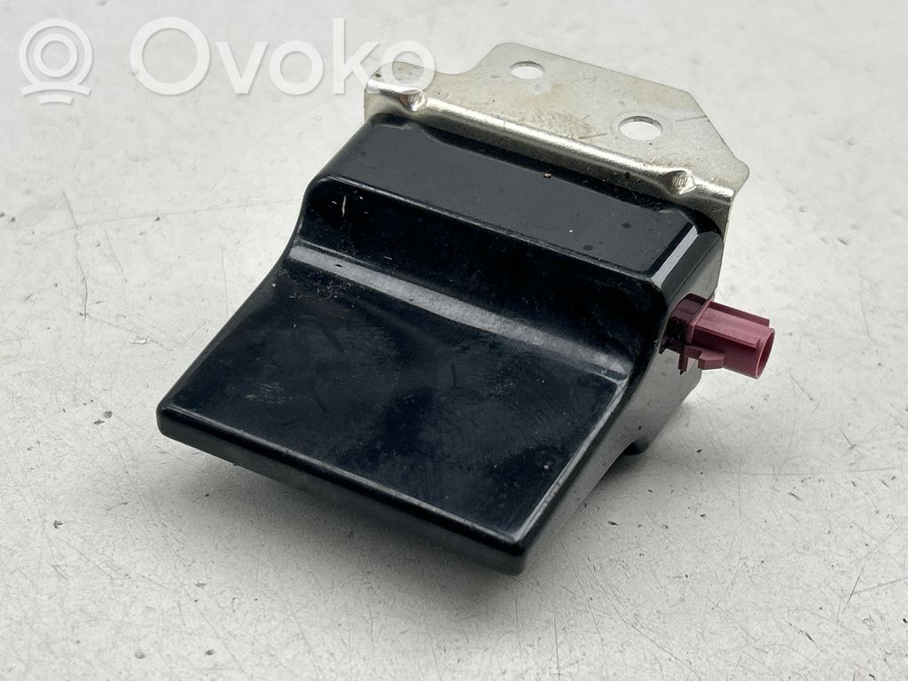 GPS-pystyantenni   61023B,914180288,00533718290